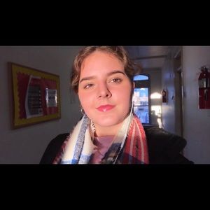 Meet your Posher, Valeria